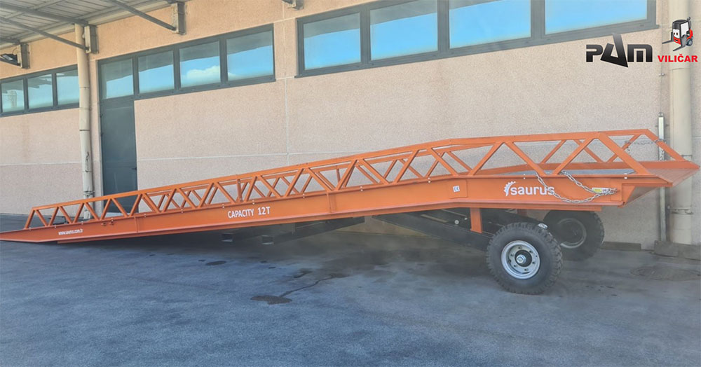 Pri stranki: mobilna nakladalna rampa RYR