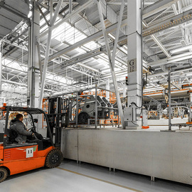 Nakup ali najem viličarja? Preverite stroške, na katere nihče ne opozori