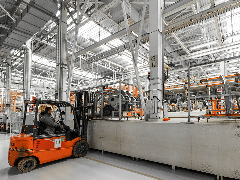 Nakup ali najem viličarja? Preverite stroške, na katere nihče ne opozori